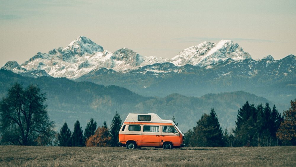 Фургончик в горах