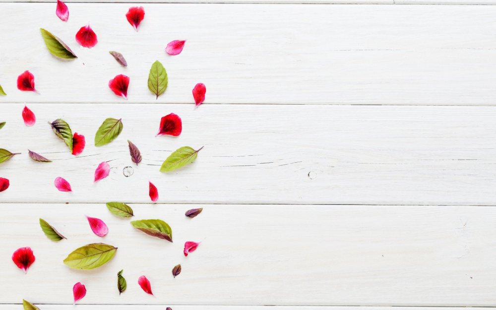 Деревянный стол вид сверху