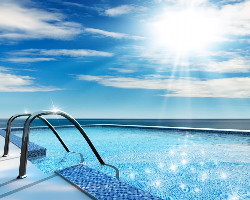 Вода в бассейне