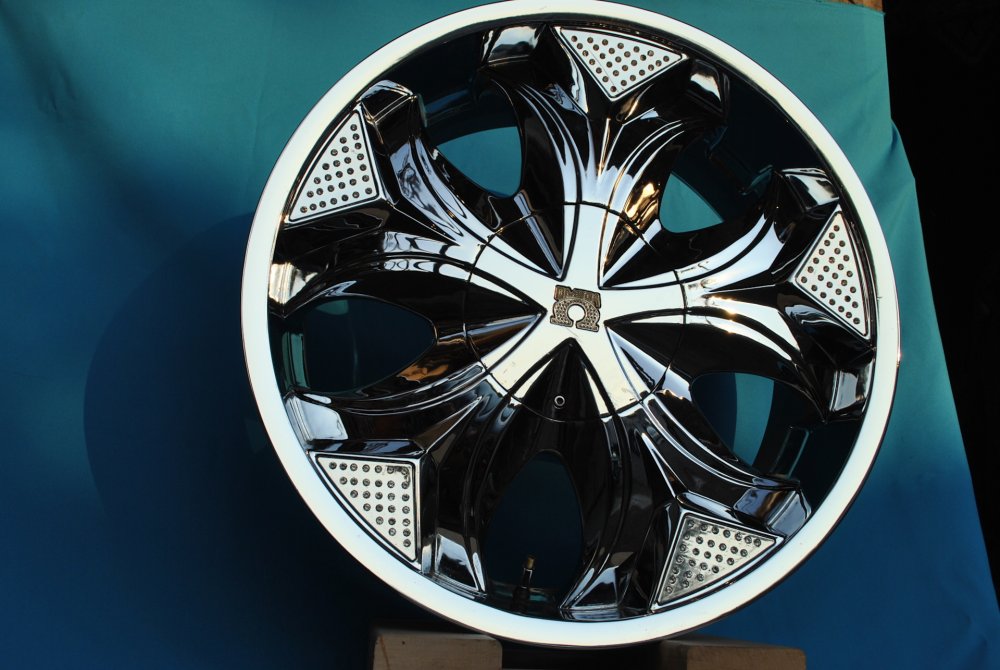 Красивые автомобильные колеса чб