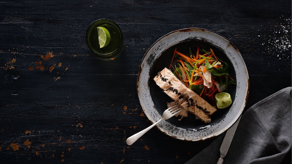 Фон для блюд ресторана тёмный