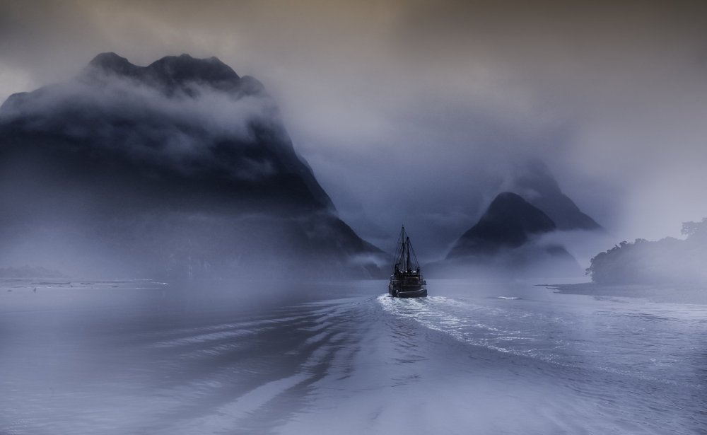 Корабль в тумане арт