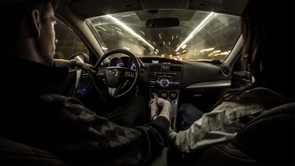 Пара в машине