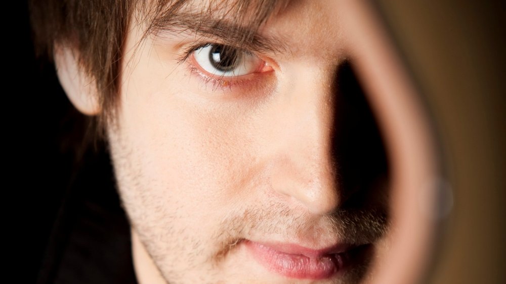 Мужские нос глаза