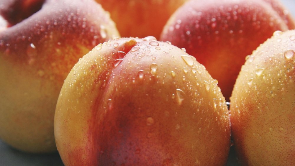 Мокрый персик