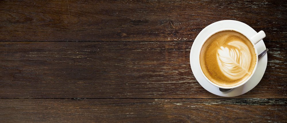 Чашечка кофе на столе