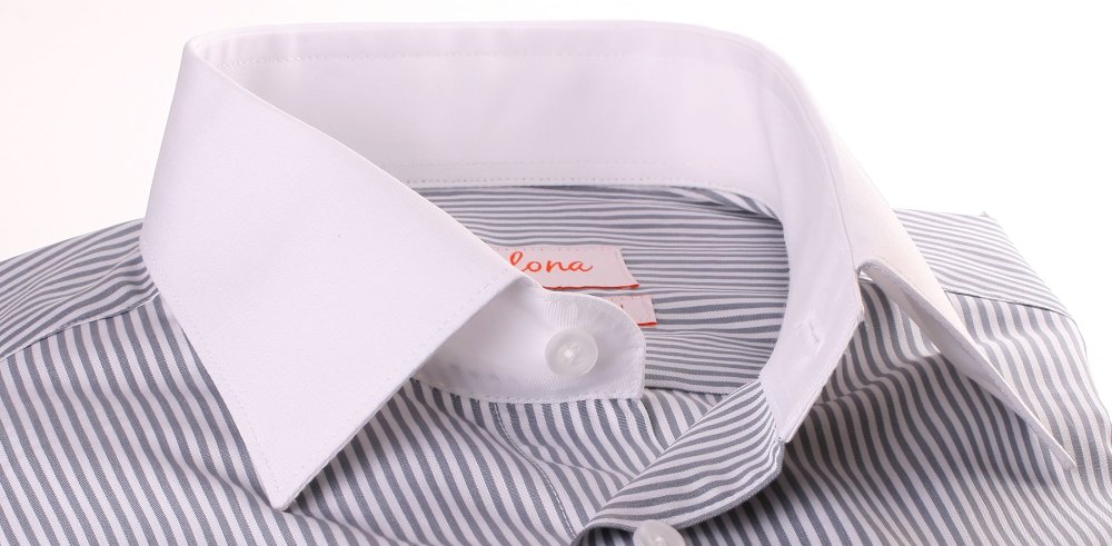 Рубашка в полоску с белым воротником