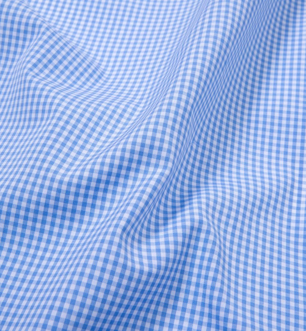 Человек в костюме с галстуком