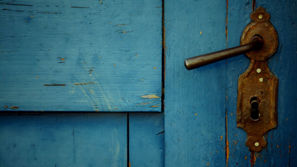 Ключ в двери