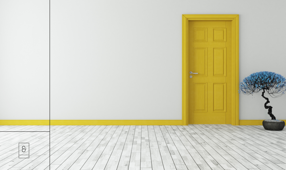 Двери желтый фон