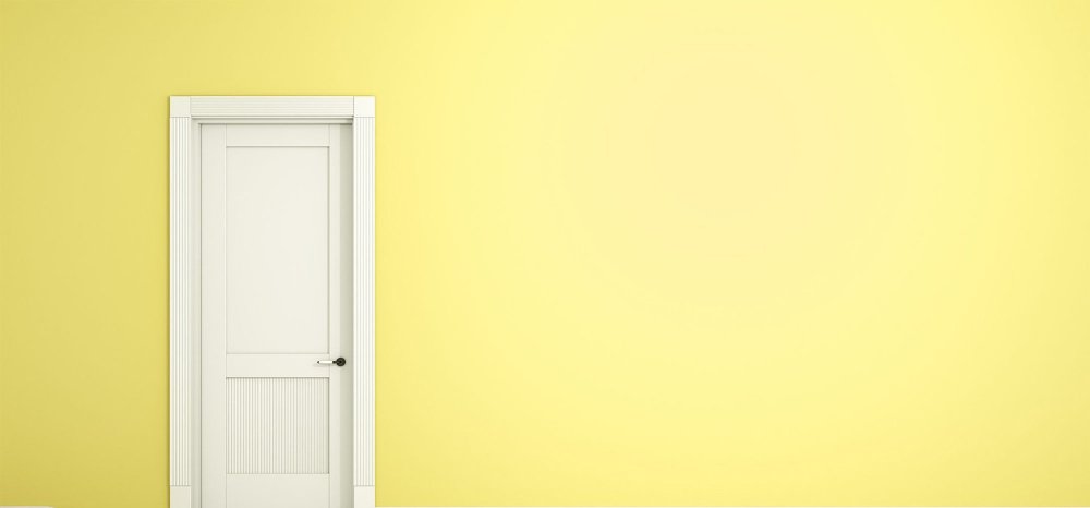 Открытая дверь