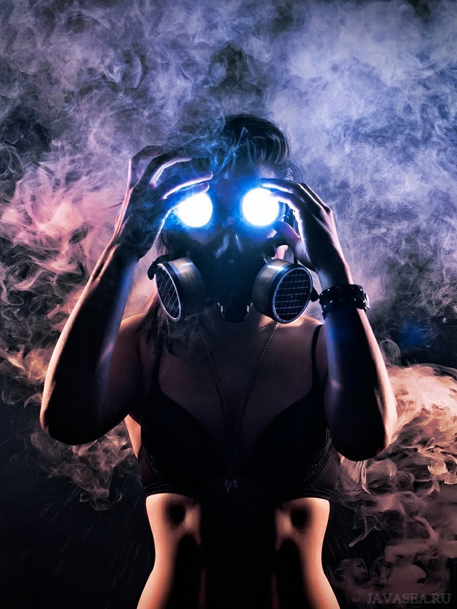 Девушка с ВЕЙПОМ