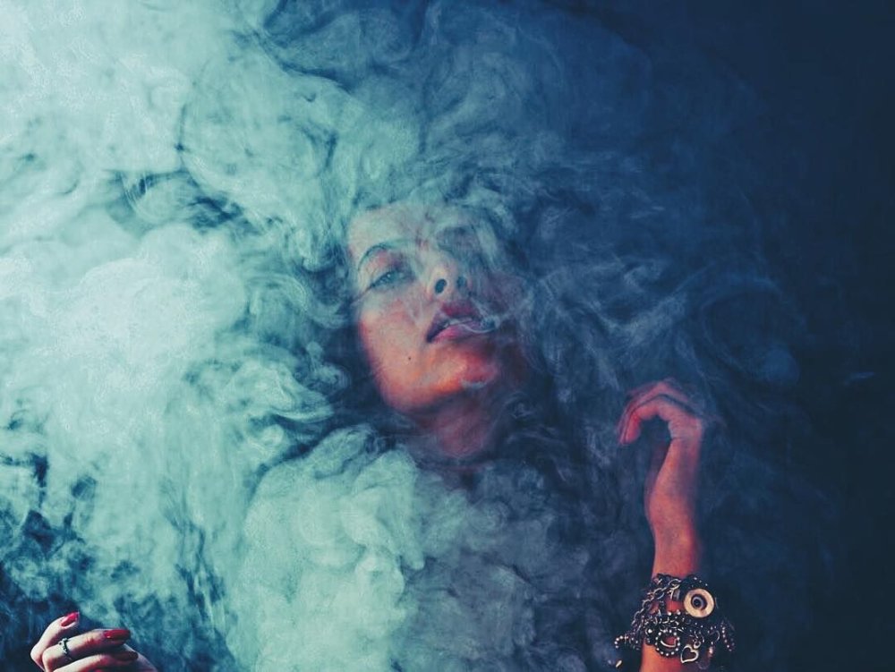 Фотосессия с дымом сигарет