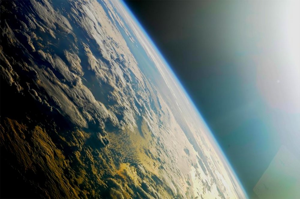 Вид из окна космического корабля