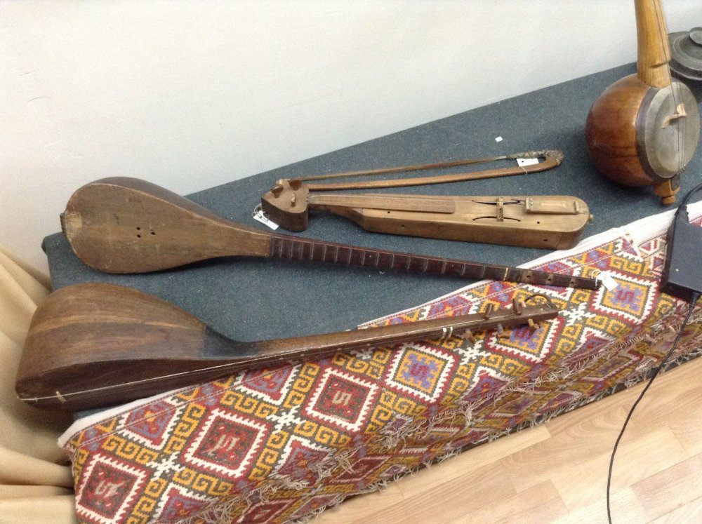 Азербайджанский музыкальный инструмент Каманча