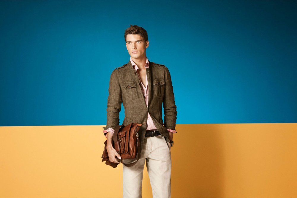 Парень на улице