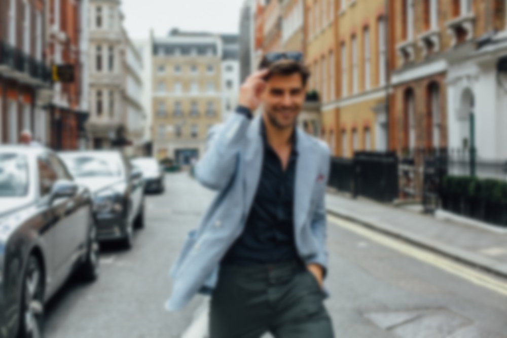 Красивый стильный мужчина