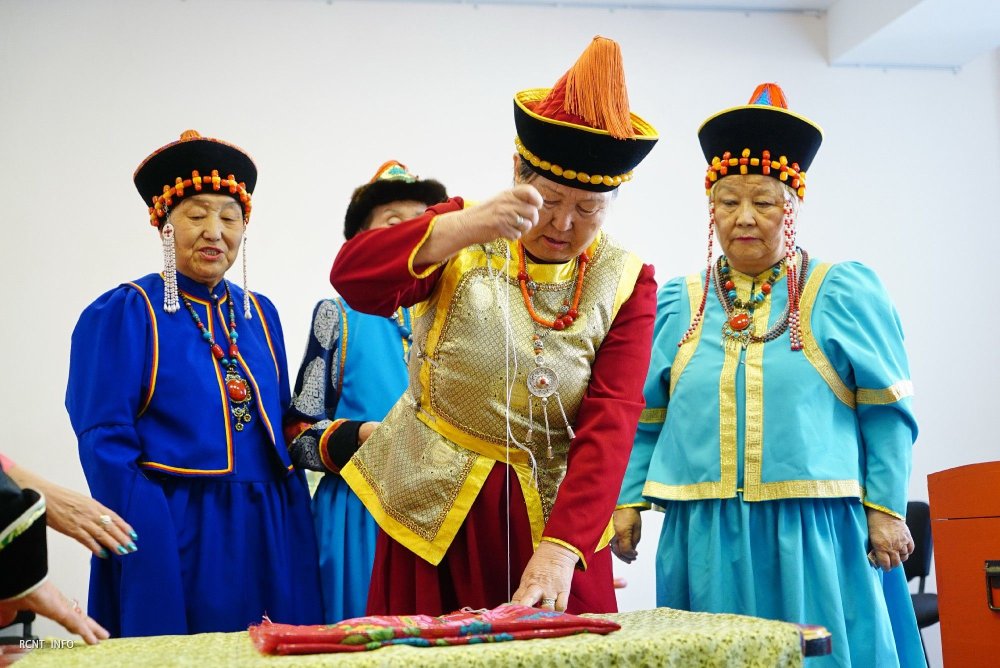 Свадебный костюм хонгодорских бурят