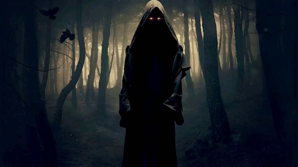 Девушка в Красном плаще