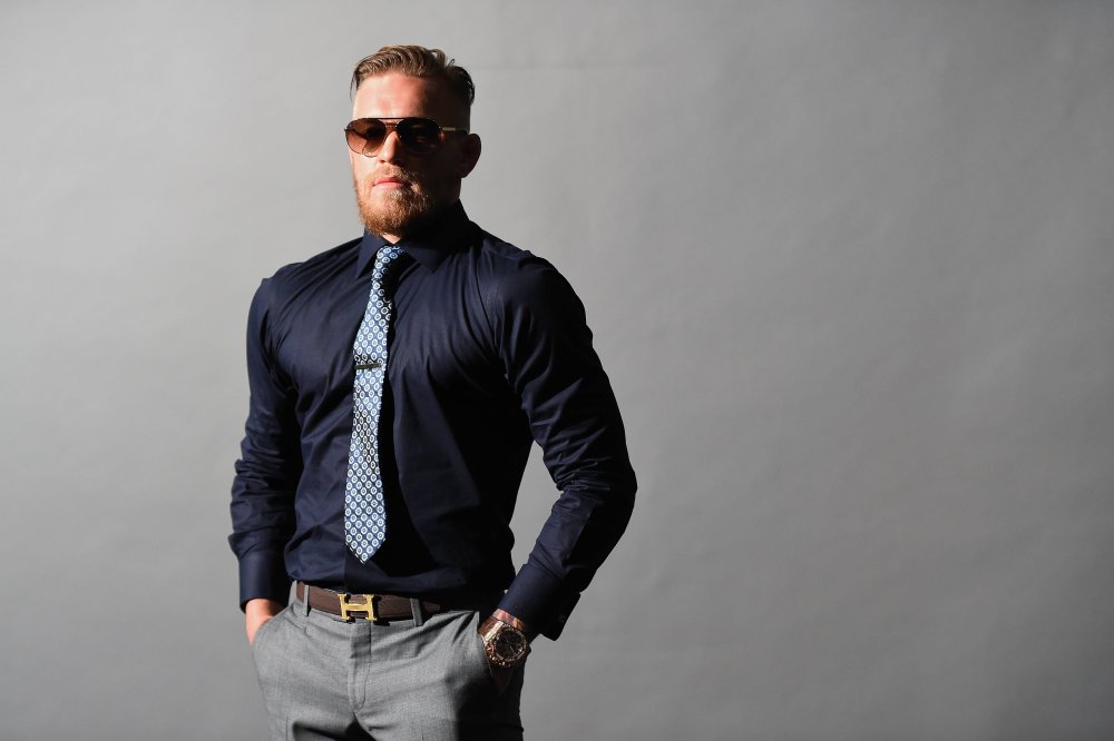 Конор МАКГРЕГОР В темных очках