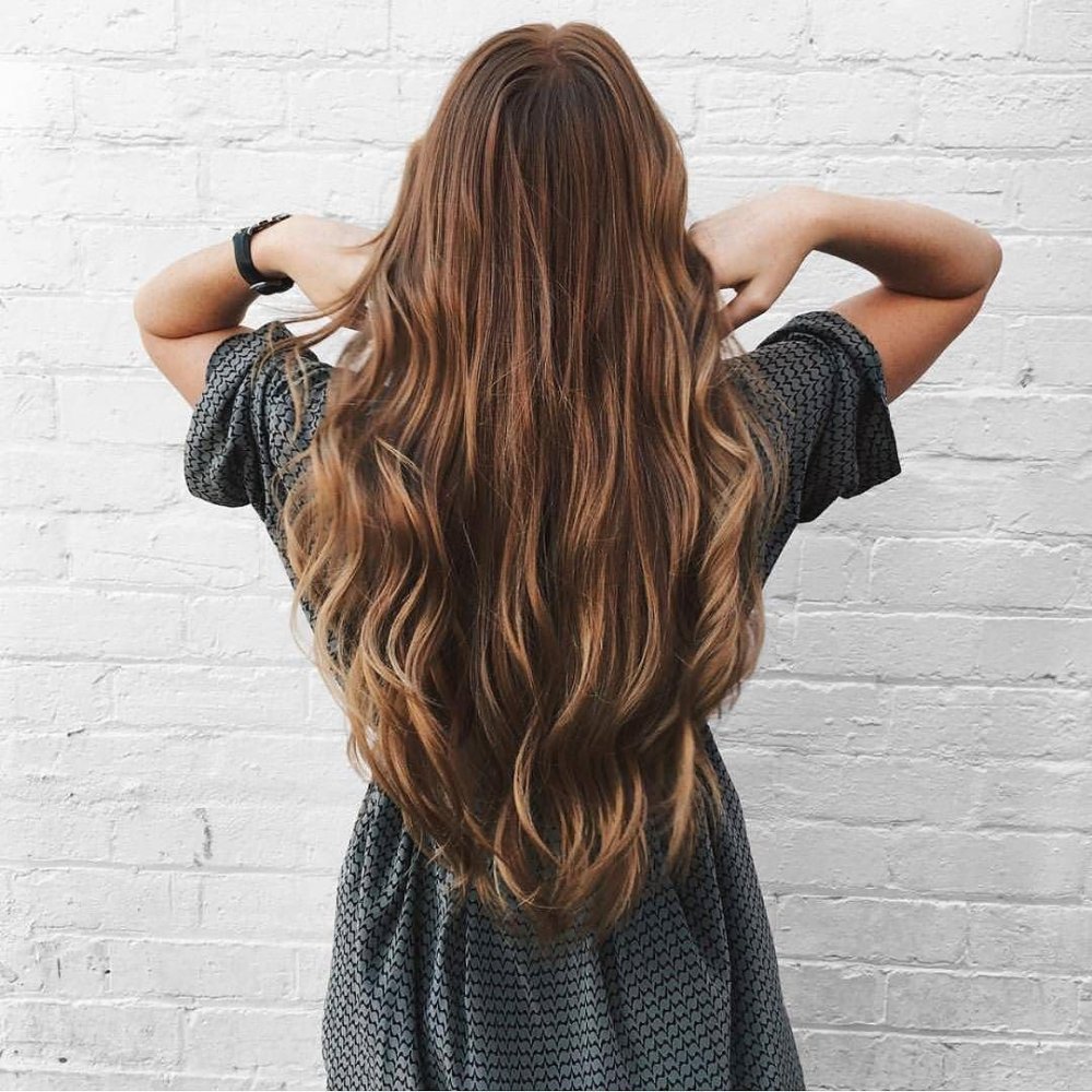 Девушка со светлыми волосами селфи