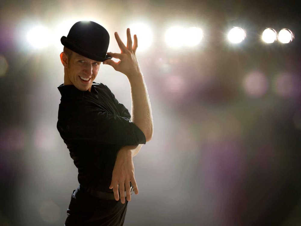 Танцор в шляпе