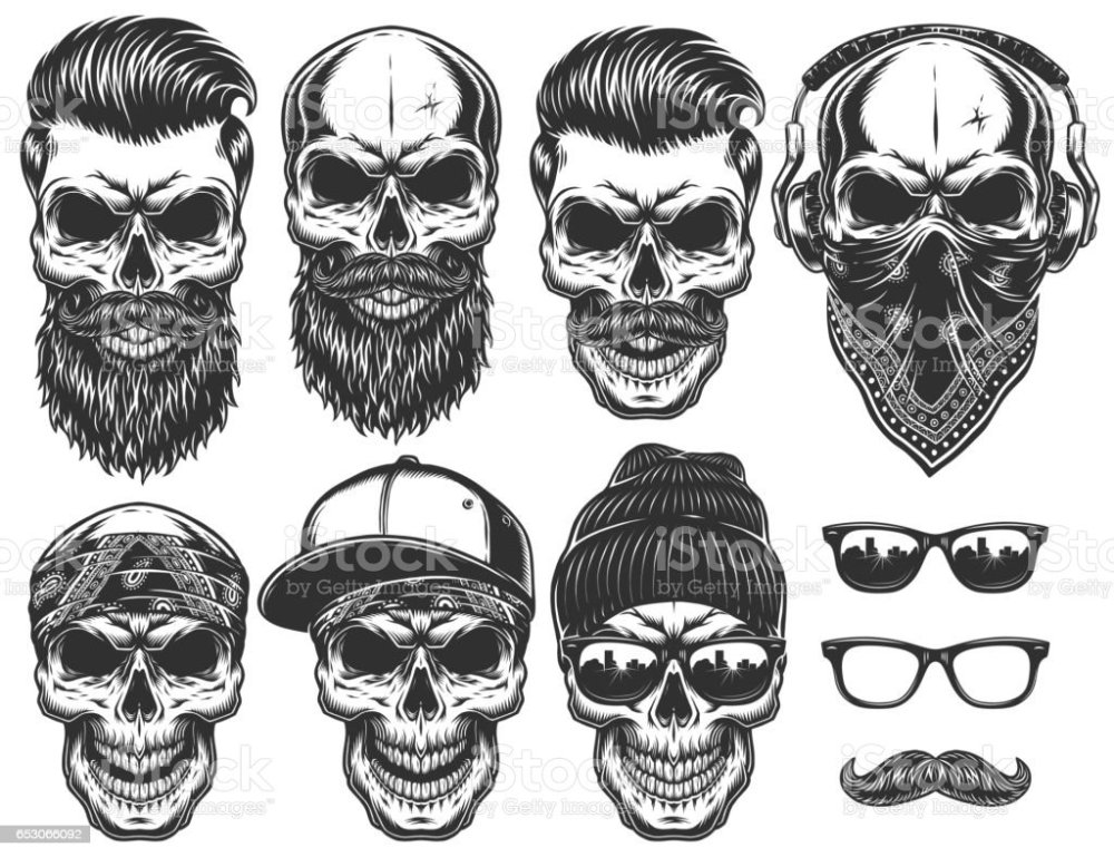 Золотой череп на черном фоне