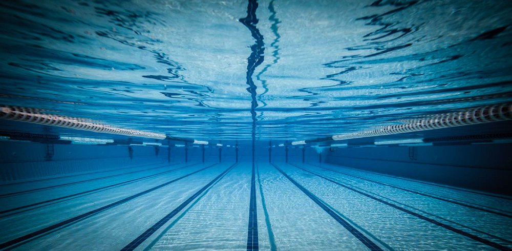 Вид бассейна с вверху