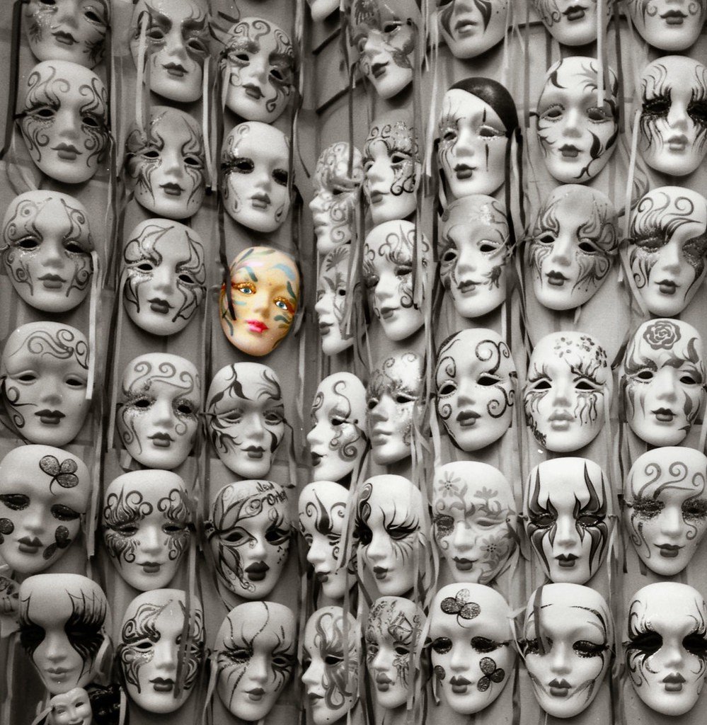 Много лиц одного человека