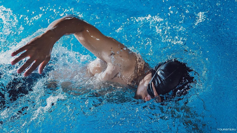 Пловец в воде