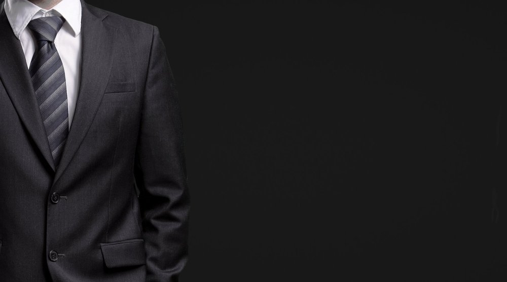 Красивый стильный мужчина