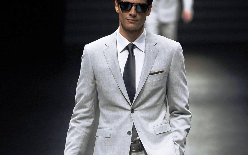 Мужчина в костюме