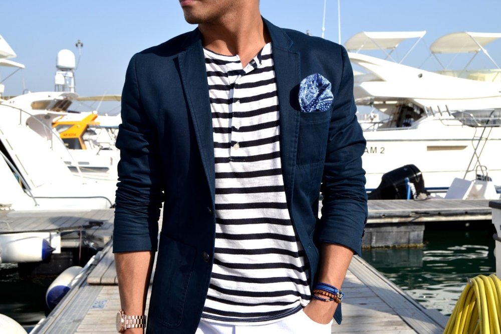 Тельняшка с пиджаком