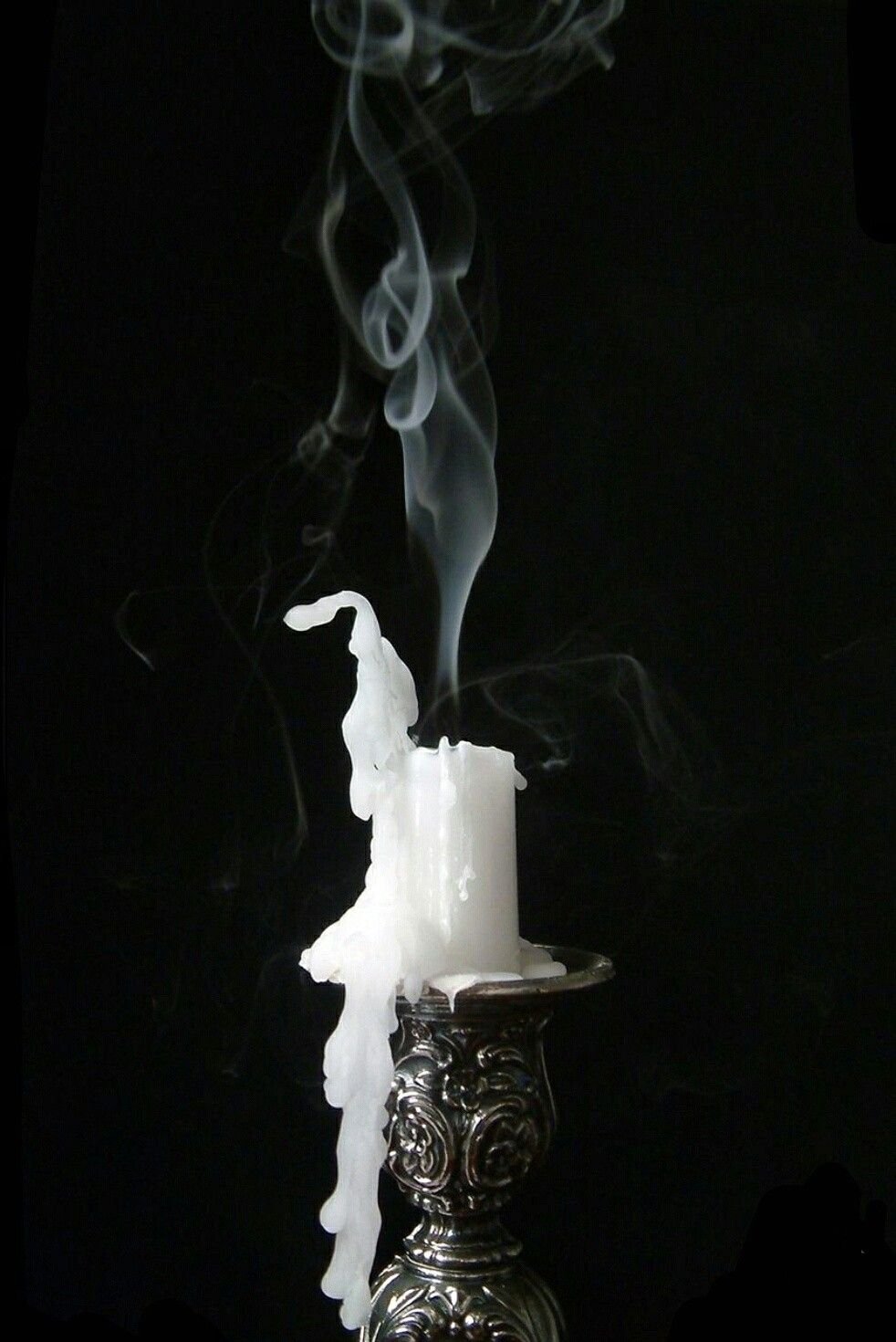 Погасшая свеча