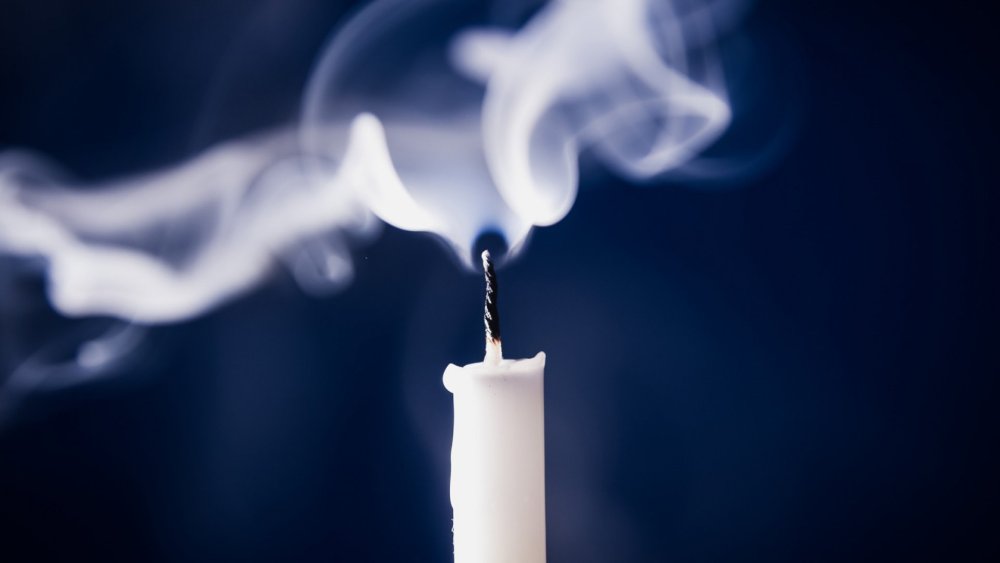 Потухшая свеча