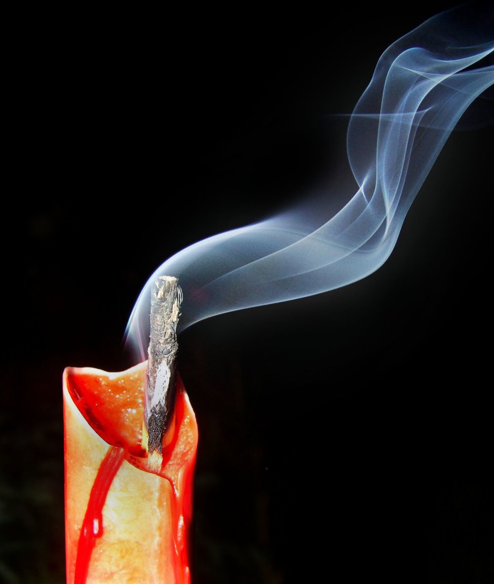 Погасшая свеча