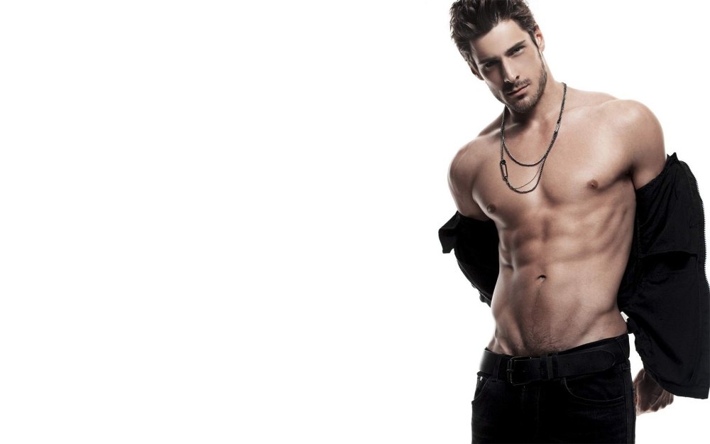 Мэтт Бомер белый воротничок