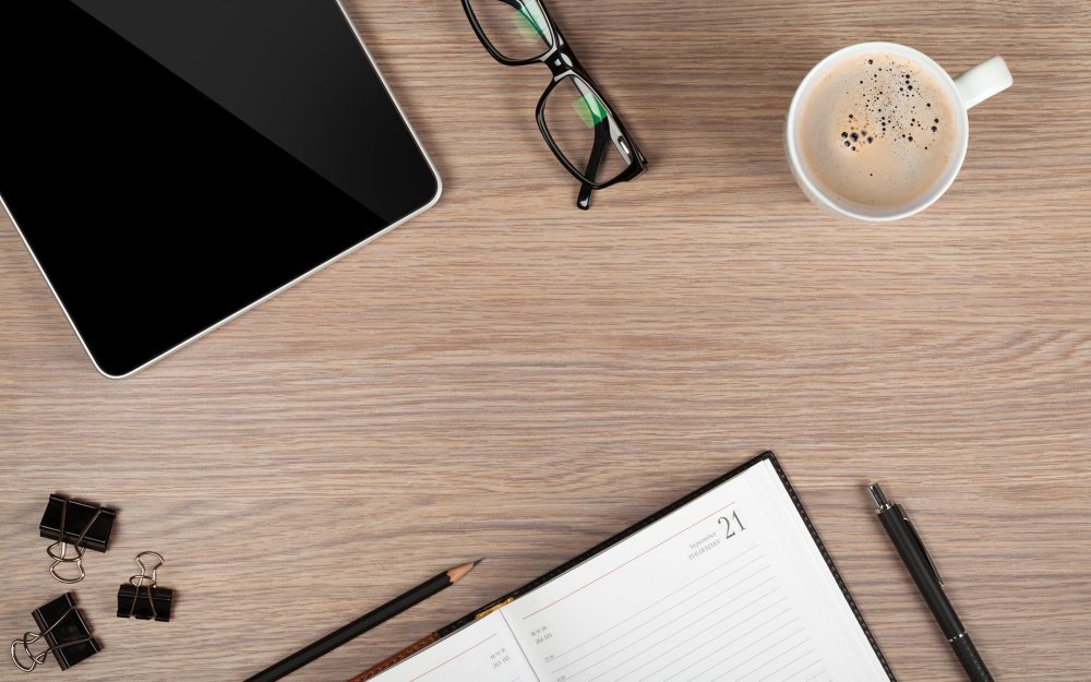 Компьютерный стол сверху