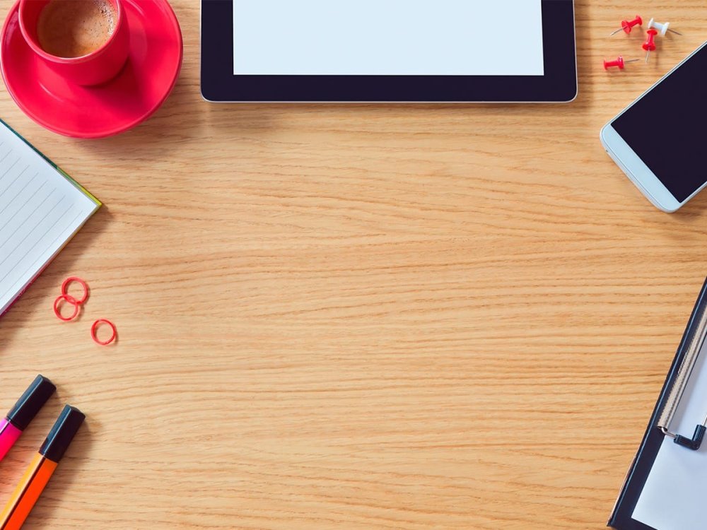 Стол студента вид сверху