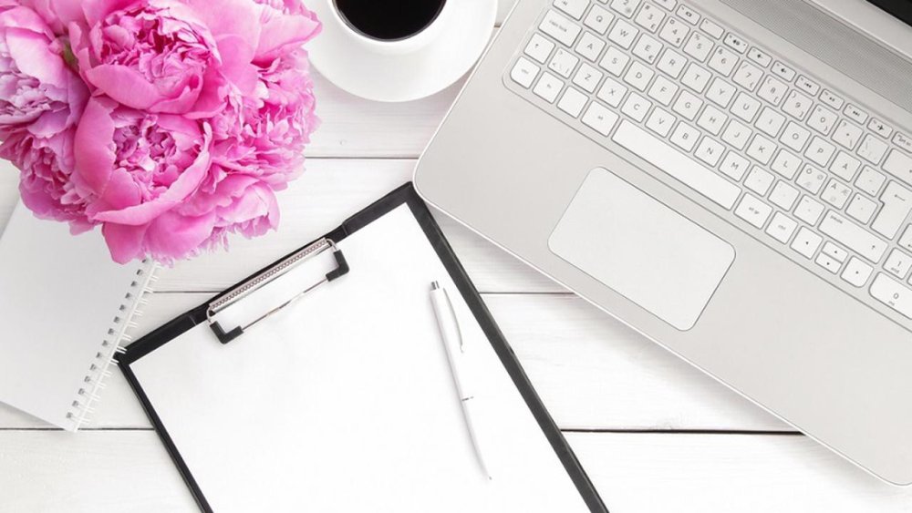 Ноутбук белые цветы