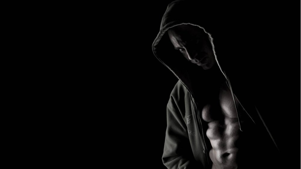 Человек в респираторе