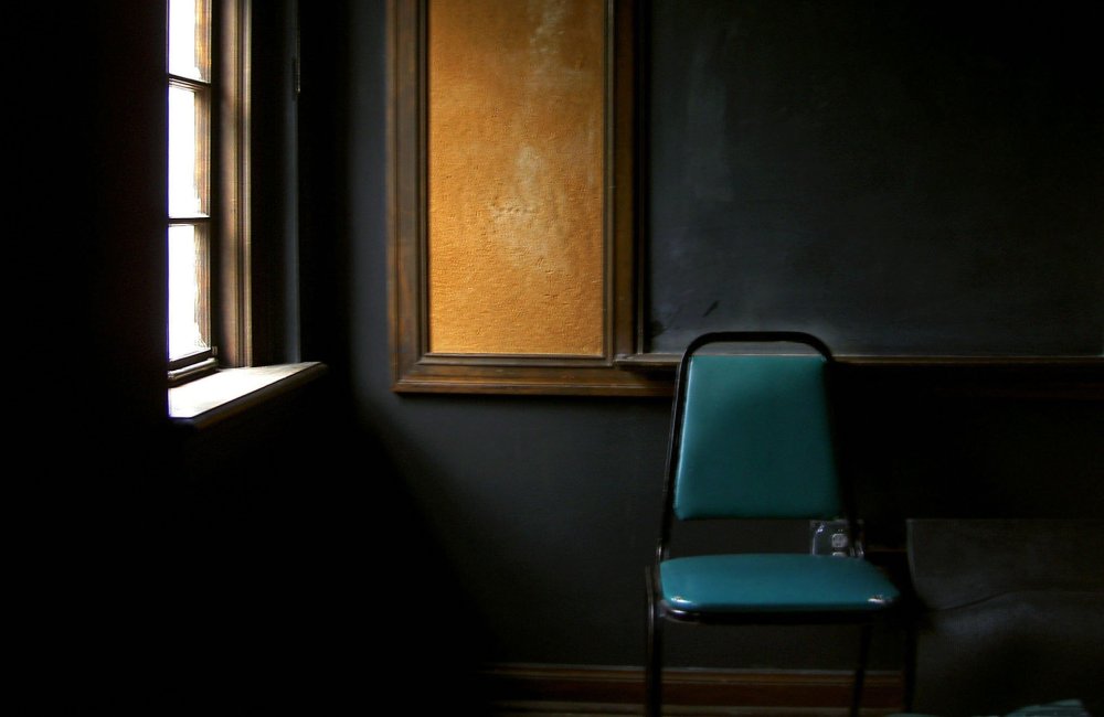 Белый студийный фон