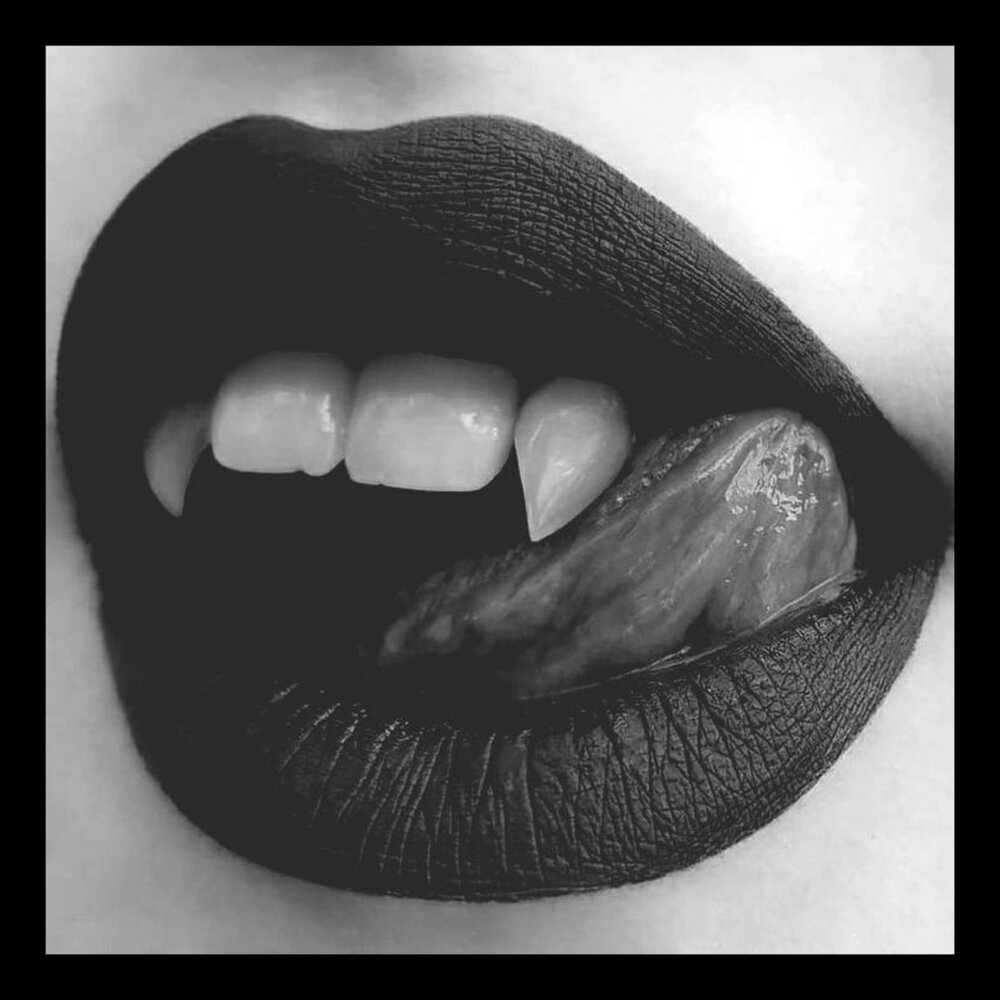 Язык облизывающий губы