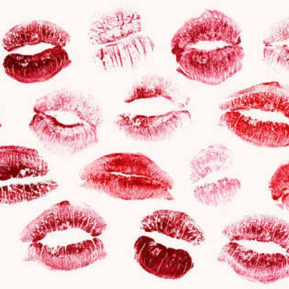 Губы с пальцем у рта