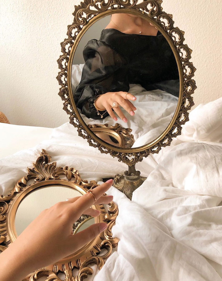 Отражение в зеркале Эстетика