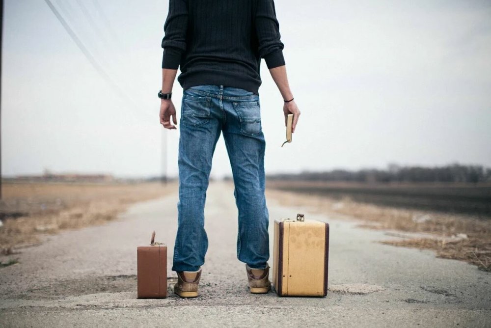 Человек с чемоданом