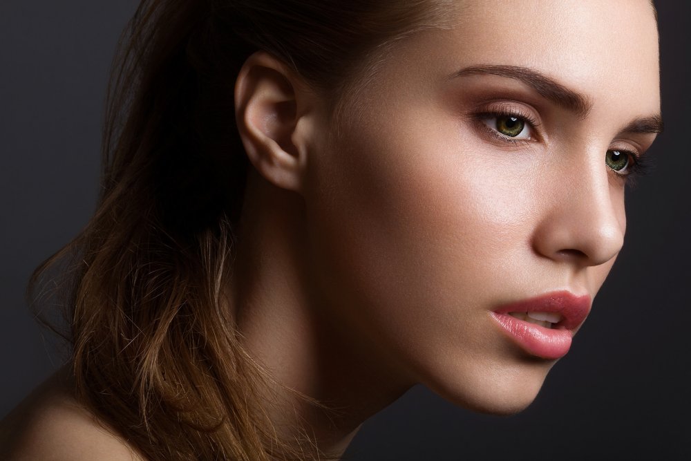 Голова в профиль