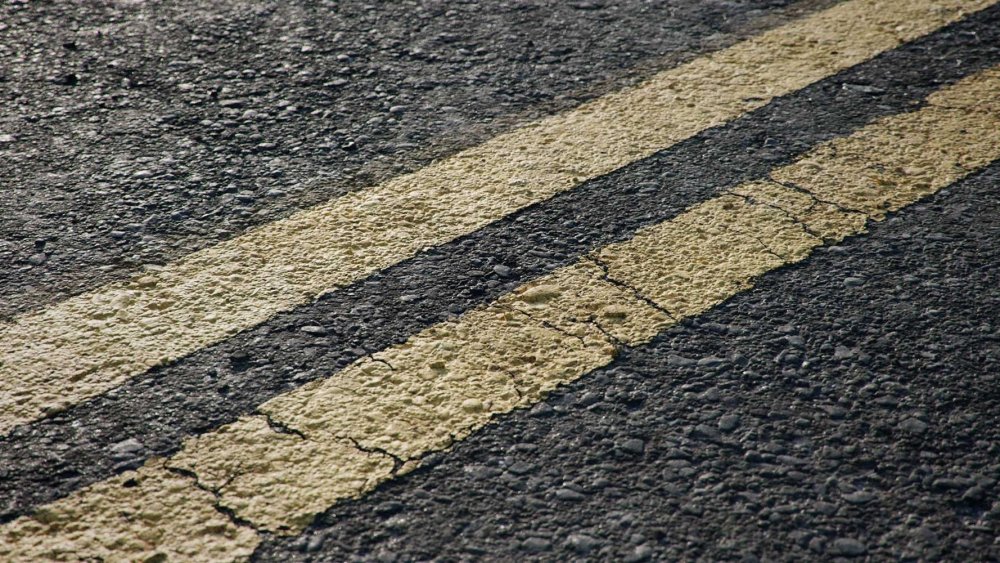 Асфальт с разметкой