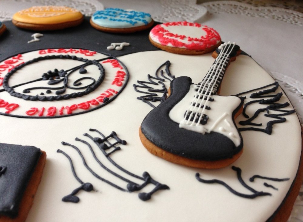 Торт в стиле рок-н-ролл