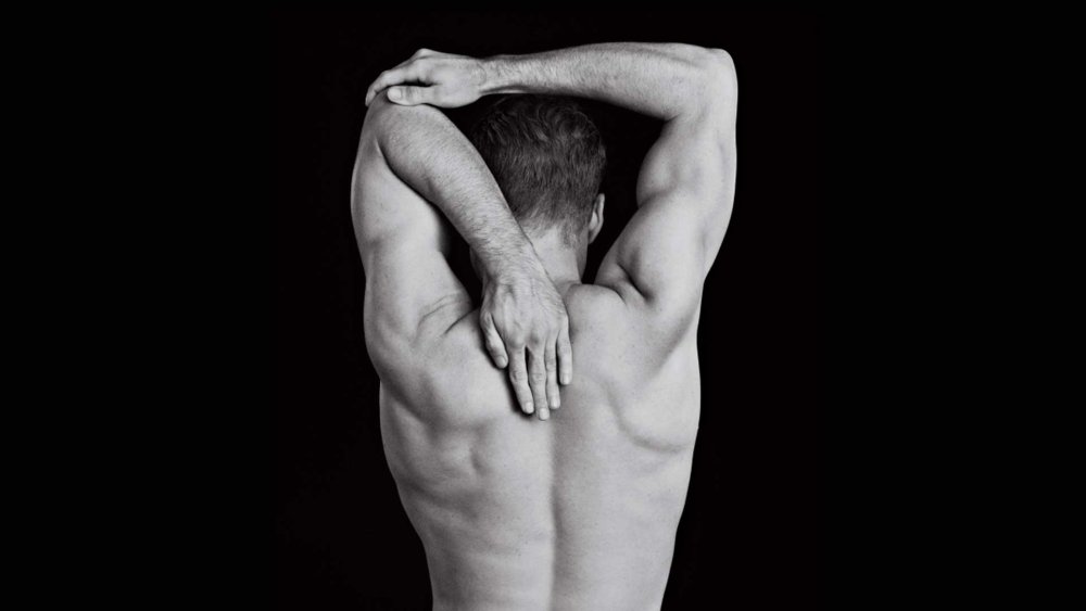 Люди с растяжками мужские